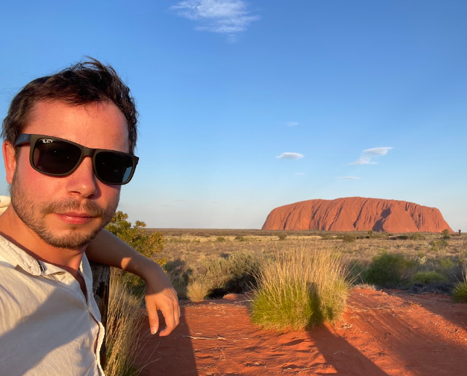 Nicolas devant Uluru